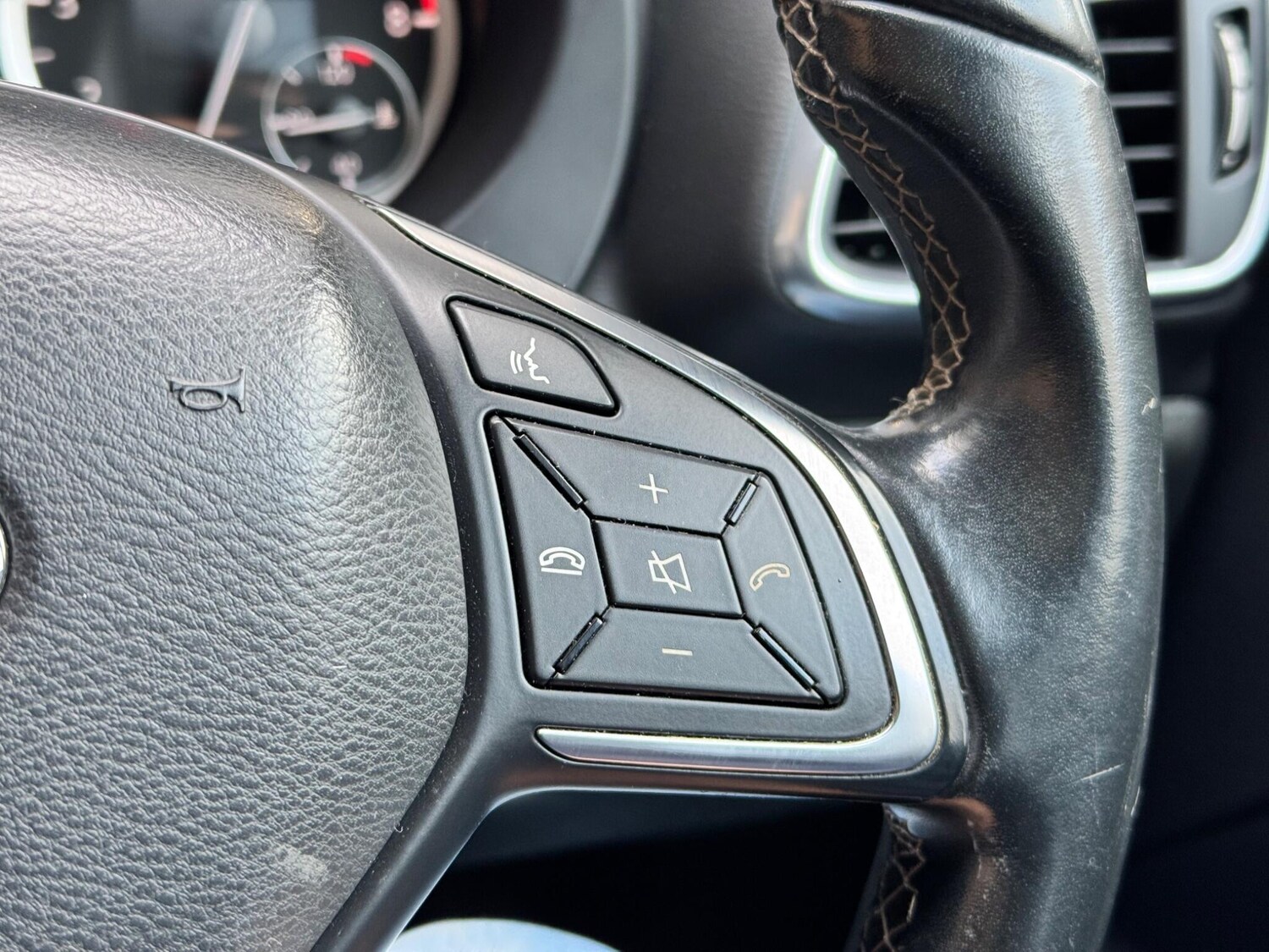 Used Infiniti Q30 2017 for sale - 76327205: Photo 44