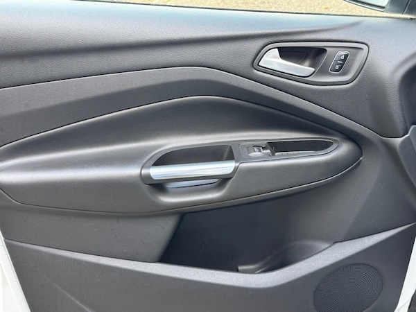 Used Ford Kuga 2017 for sale - 76327208: Photo 38