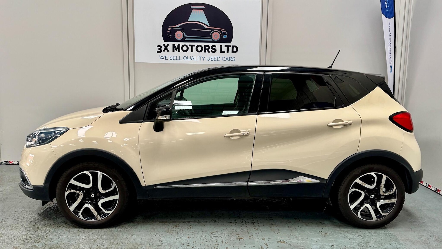 Used Renault Captur for sale - 77155623: Photo 13