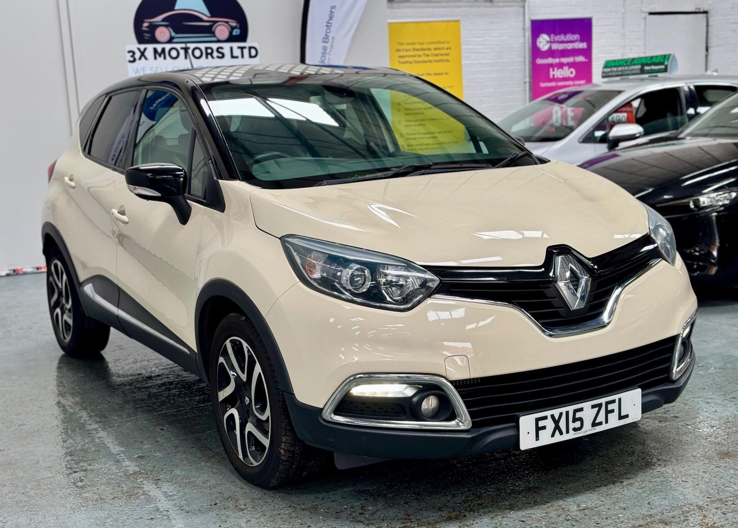 Used Renault Captur for sale - 77155623: Photo 2