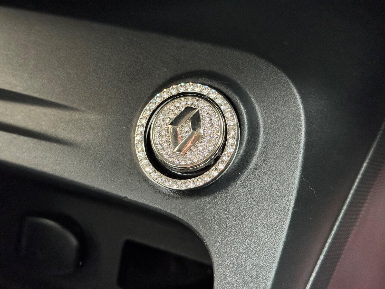 Used Renault Captur for sale - 77155623: Photo 31