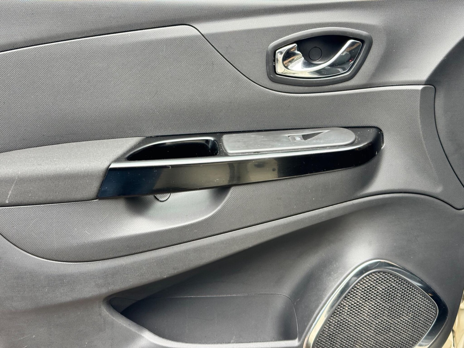 Used Renault Captur for sale - 77155623: Photo 33