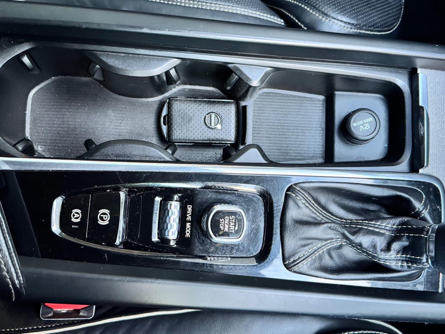 Used Volvo XC60 2018 for sale - 76572652: Photo 32