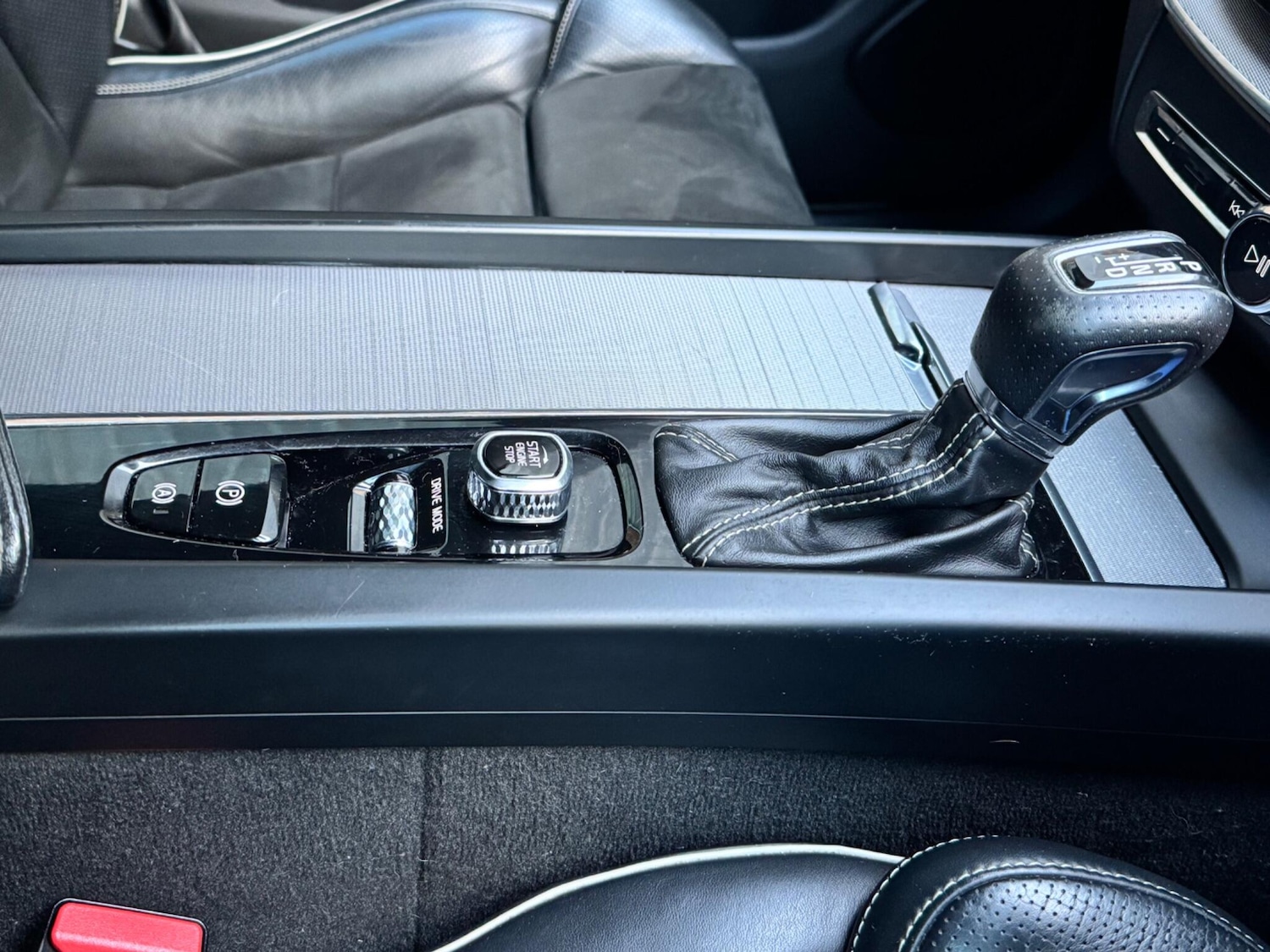 Used Volvo XC60 2018 for sale - 76572652: Photo 33