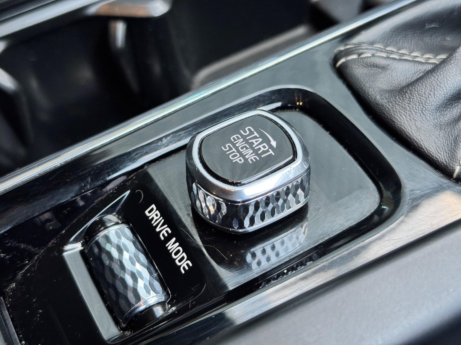 Used Volvo XC60 2018 for sale - 76572652: Photo 34