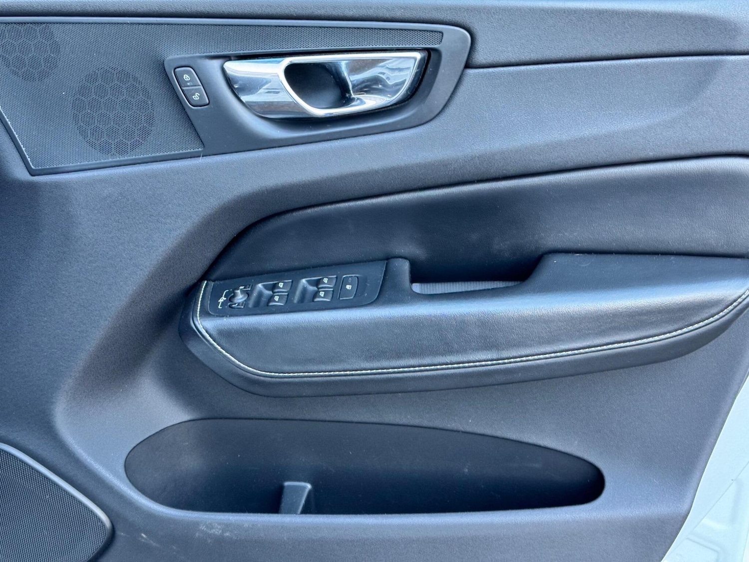 Used Volvo XC60 2018 for sale - 76572652: Photo 38