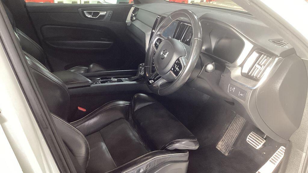 Used Volvo XC60 2018 for sale - 76572652: Photo 4