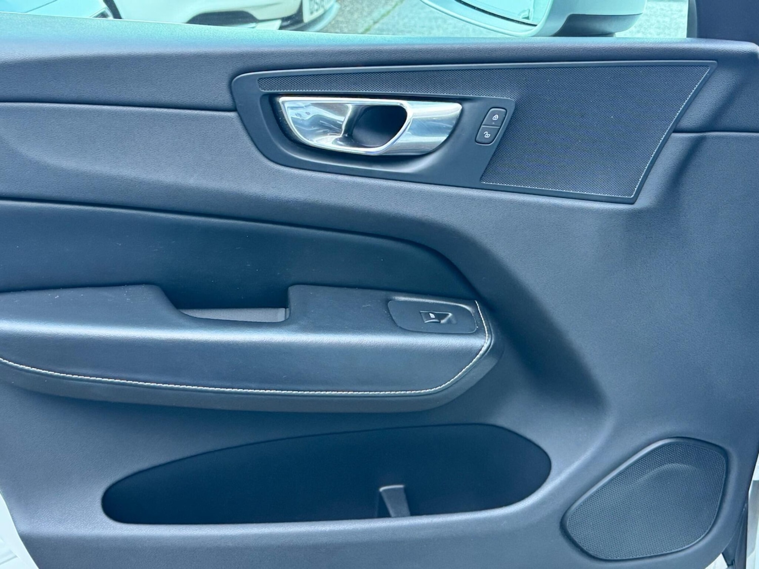 Used Volvo XC60 2018 for sale - 76572652: Photo 40