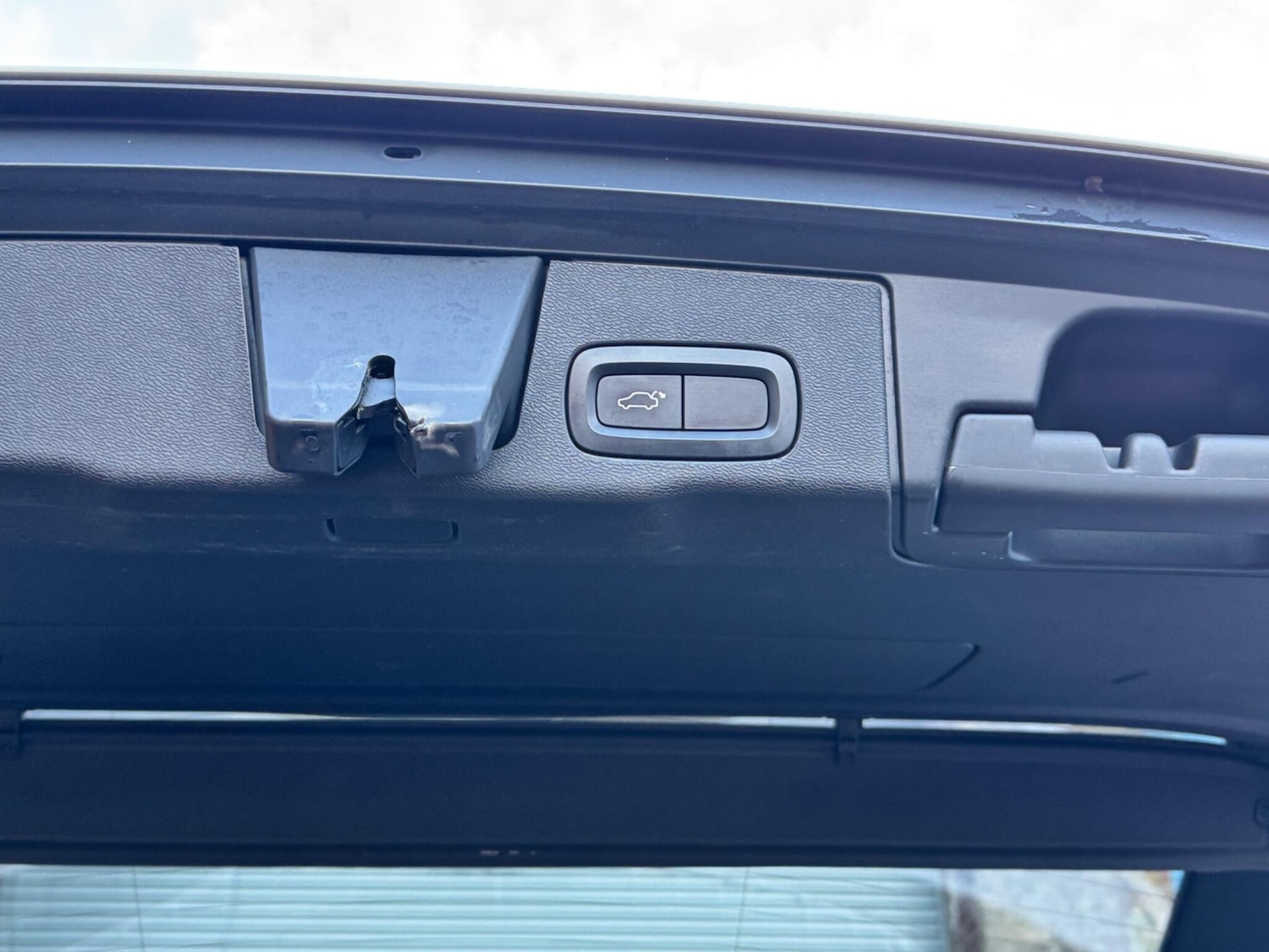 Used Volvo XC60 2018 for sale - 76572652: Photo 41