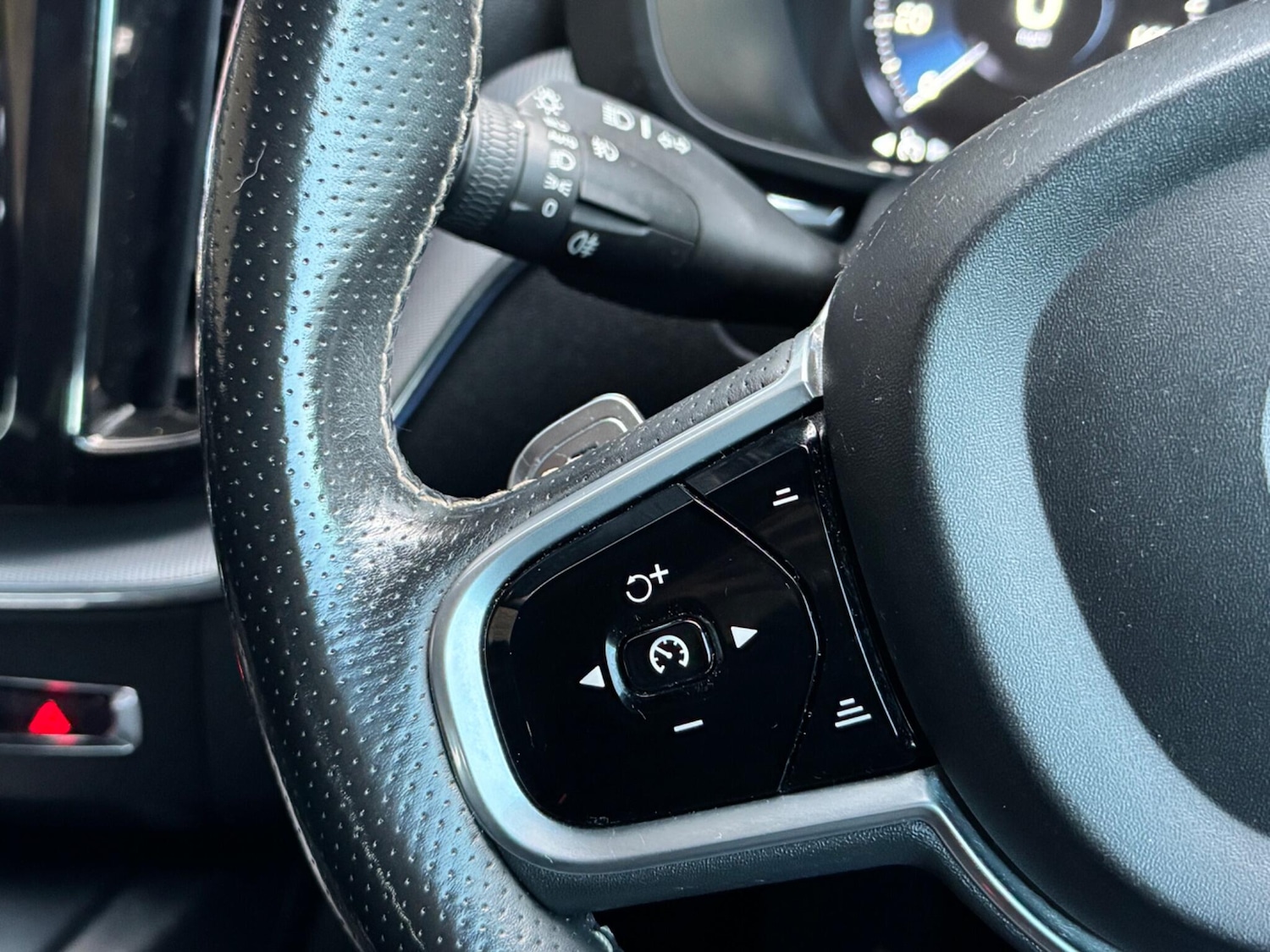 Used Volvo XC60 2018 for sale - 76572652: Photo 48