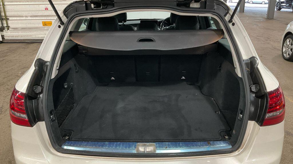 Used Mercedes-Benz C Class 2019 for sale - 76498968: Photo 10