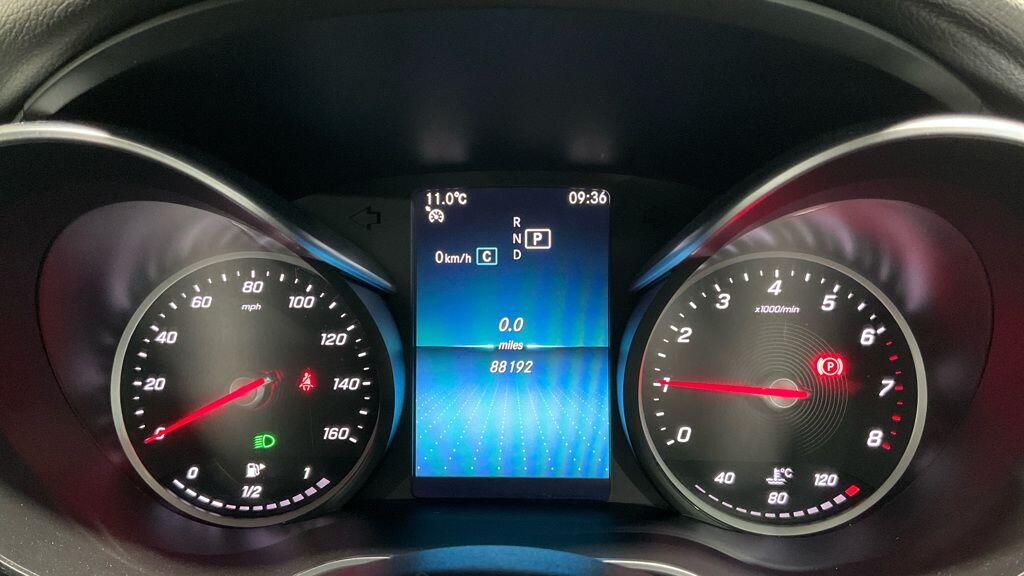 Used Mercedes-Benz C Class 2019 for sale - 76498968: Photo 3