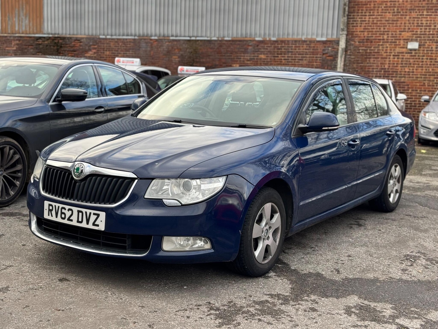Used Skoda Superb 2012 for sale - 76701720: Photo 2