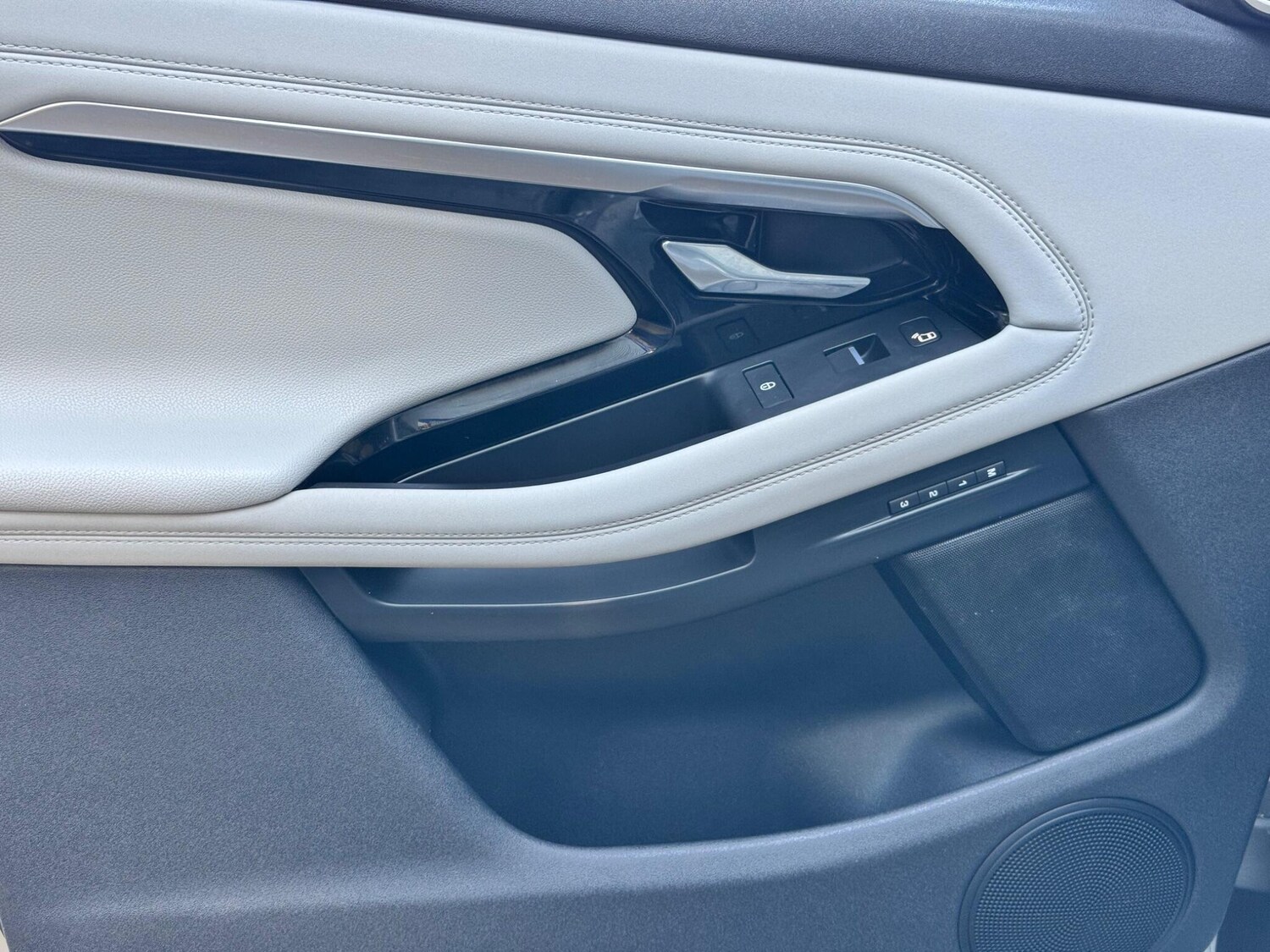 Used Land Rover Range Rover Evoque 2019 for sale - 76592033: Photo 46