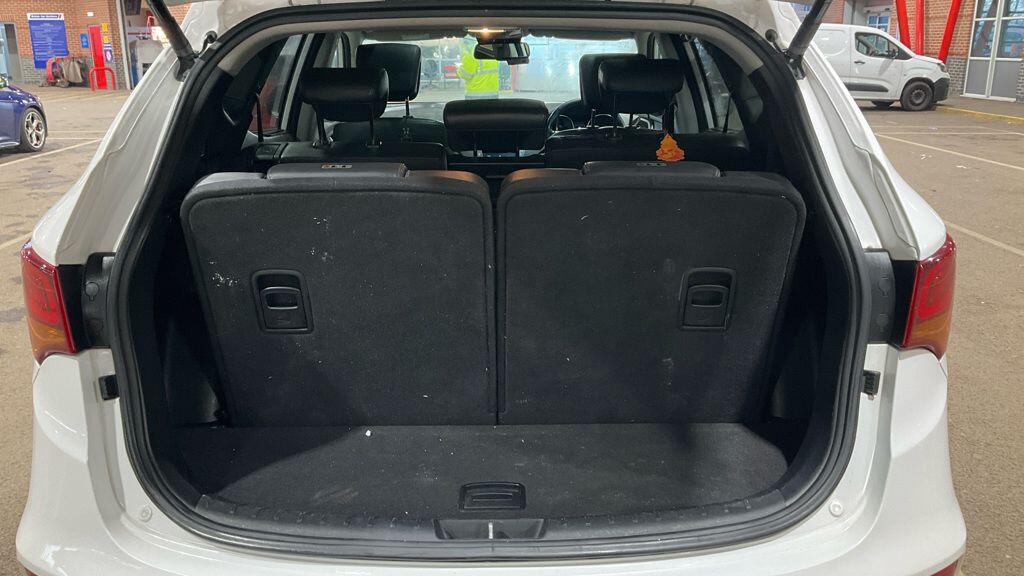 Used Hyundai Santa Fe 2015 for sale - 77109861: Photo 12