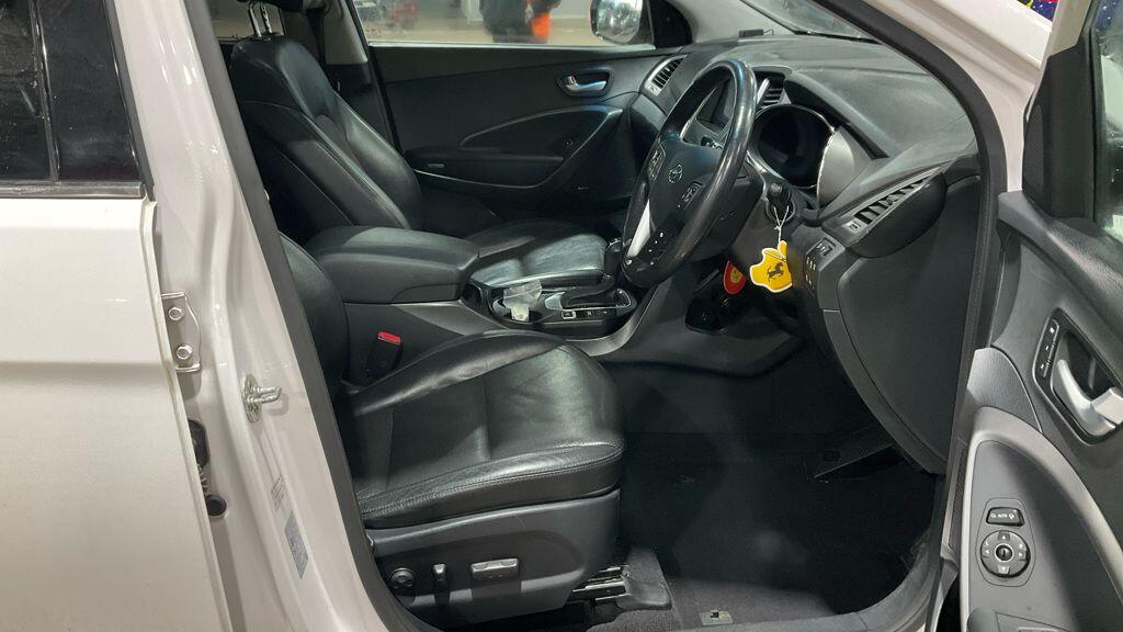 Used Hyundai Santa Fe 2015 for sale - 77109861: Photo 3