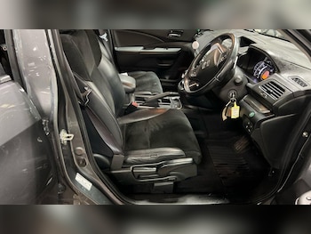 Used Honda CR-V 2017 for sale - 76561704: Photo