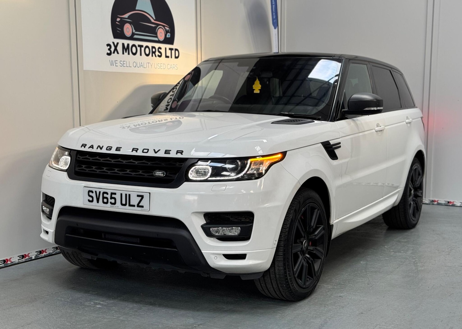 Used Land Rover Range Rover Sport 2015 for sale - 76608584: Photo 2