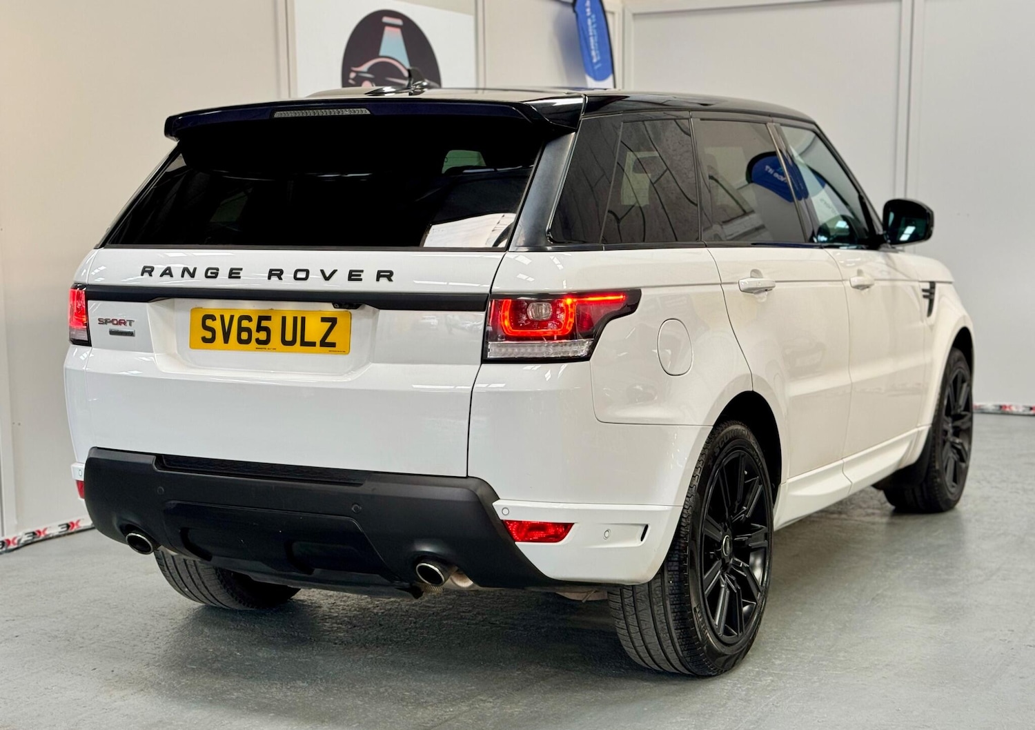 Used Land Rover Range Rover Sport 2015 for sale - 76608584: Photo 8