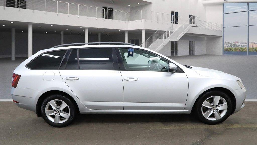 Used Skoda Octavia 2017 for sale - 76326873: Photo 7