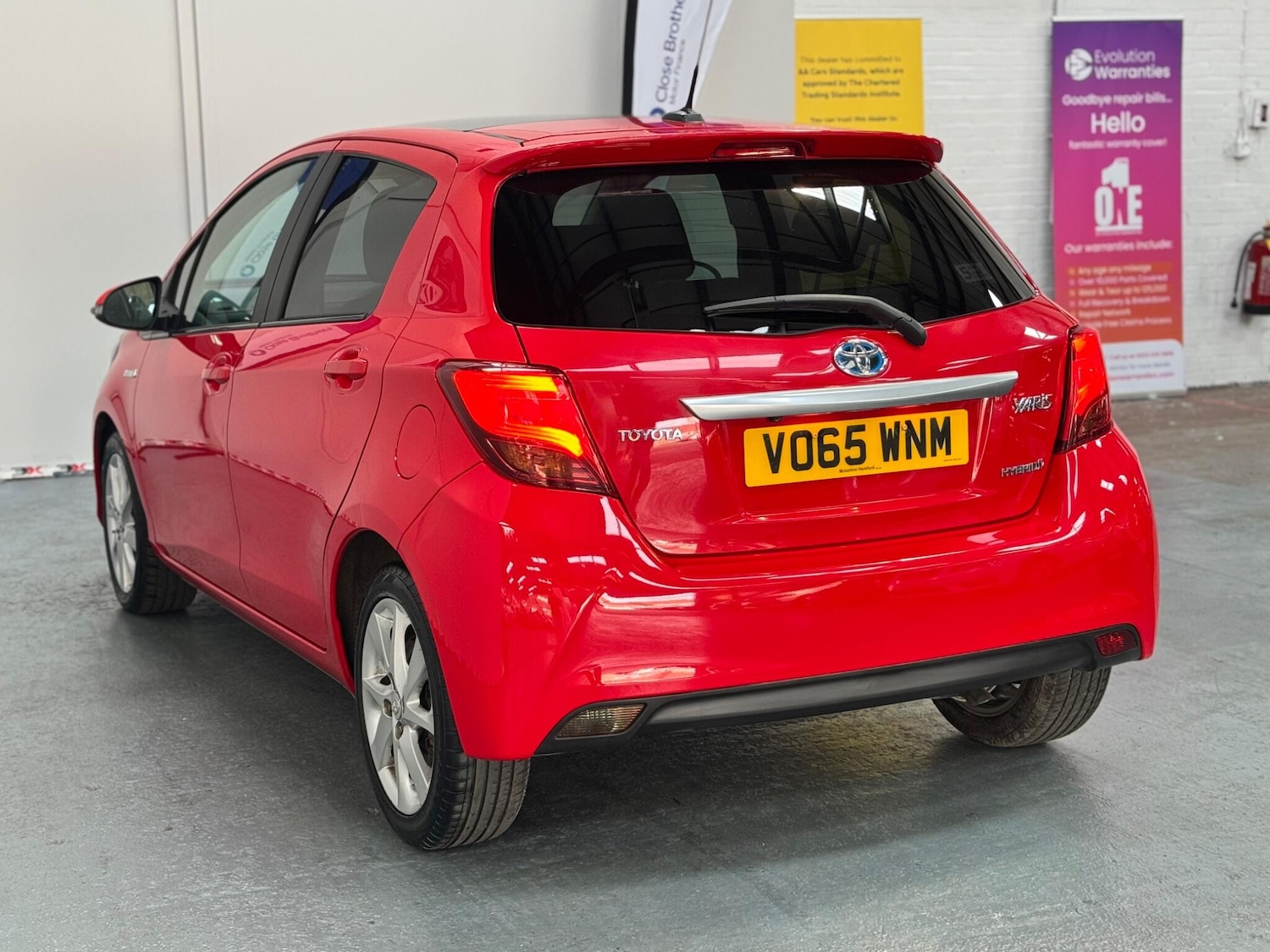 Used Toyota Yaris 2015 for sale - 76988304: Photo 12