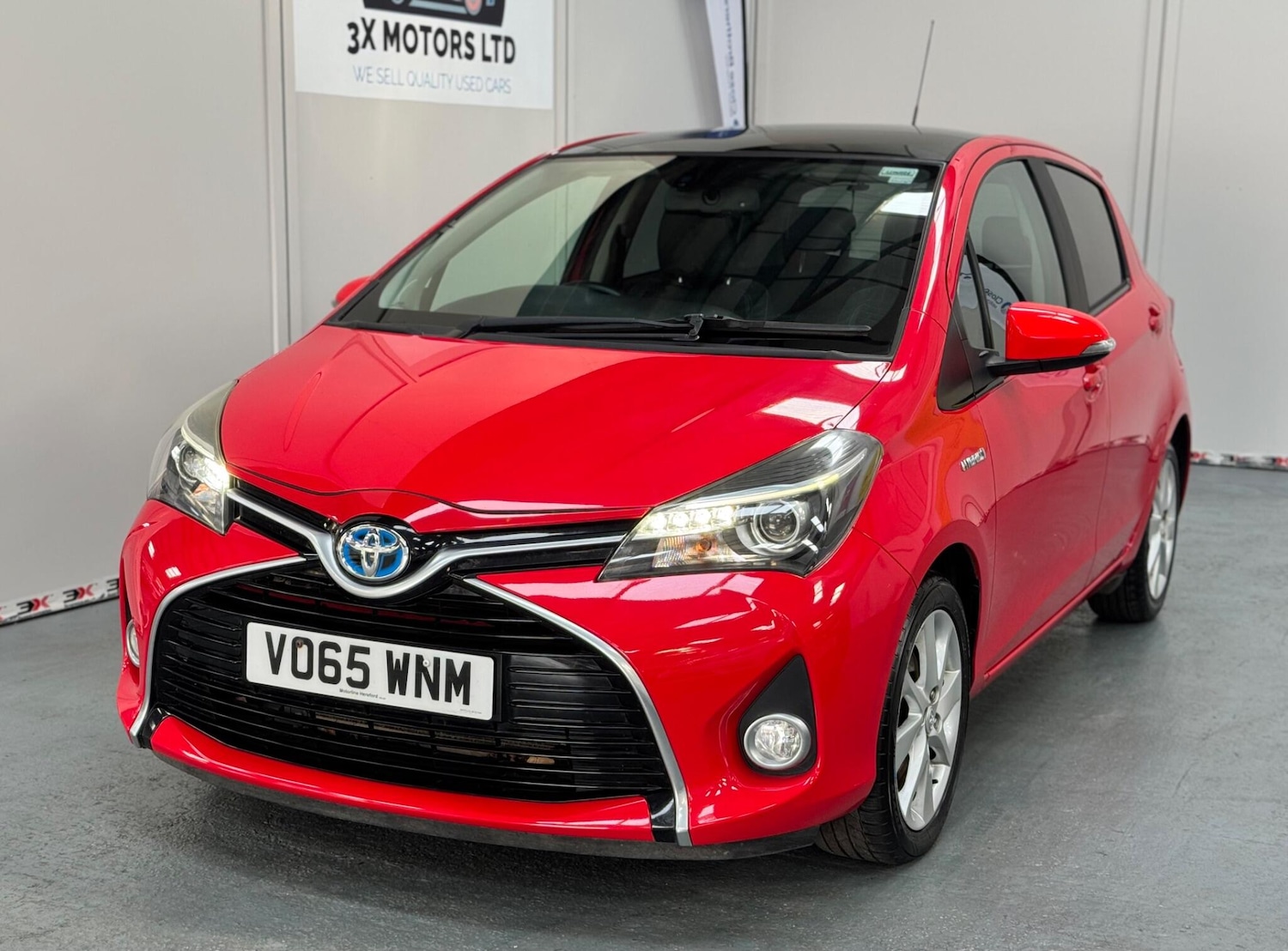 Used Toyota Yaris 2015 for sale - 76988304: Photo 2