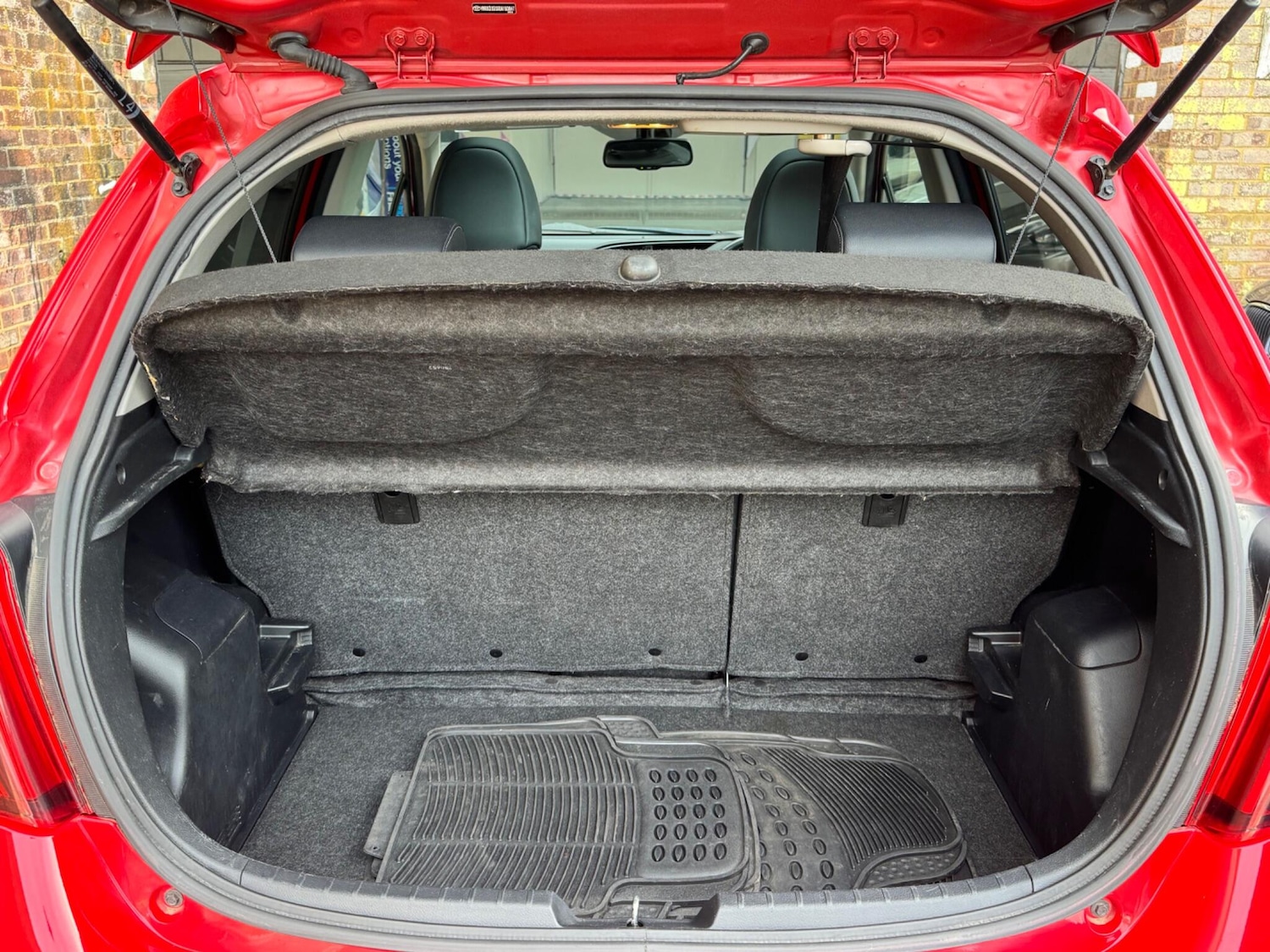 Used Toyota Yaris 2015 for sale - 76988304: Photo 20