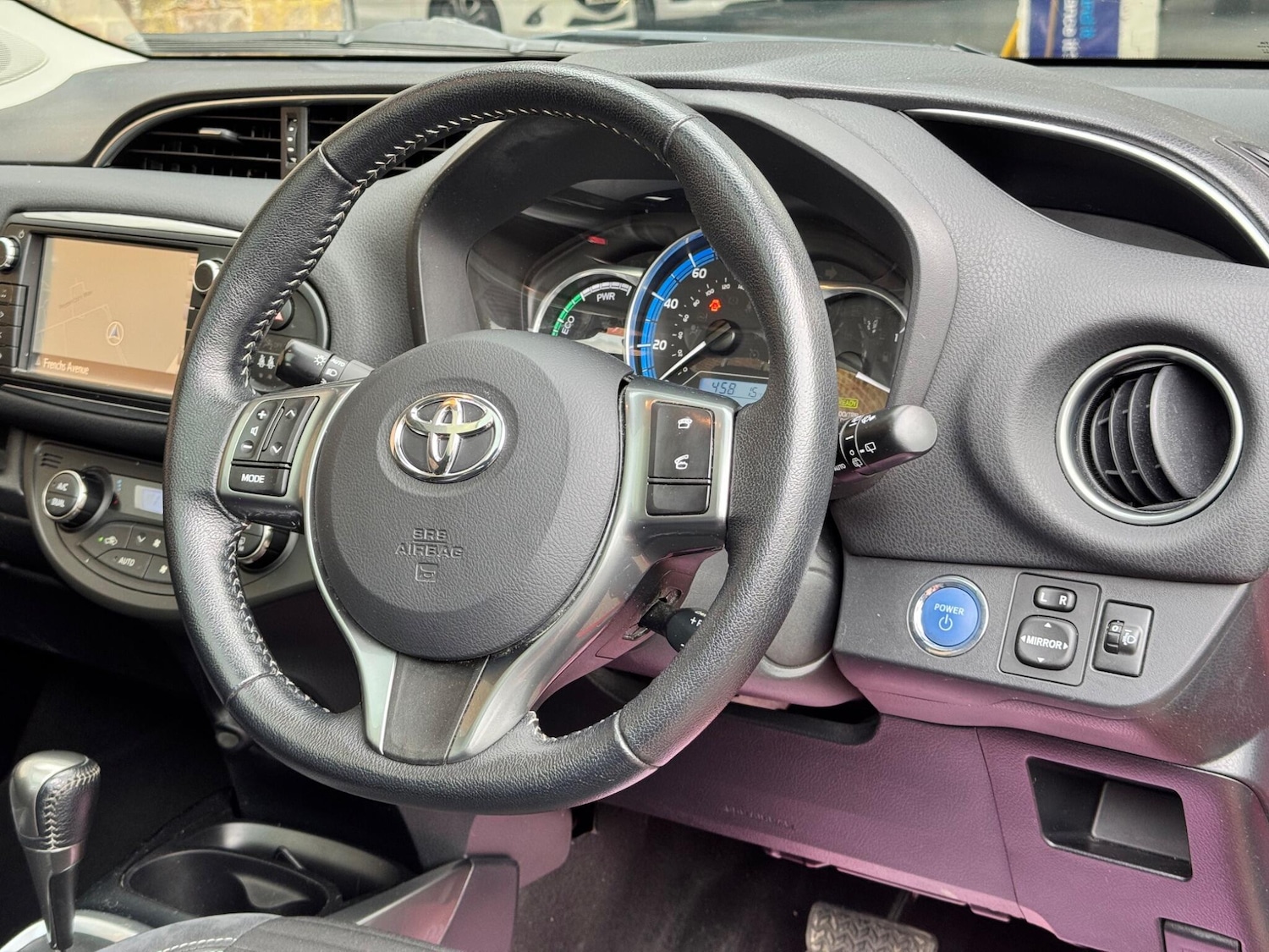 Used Toyota Yaris 2015 for sale - 76988304: Photo 24