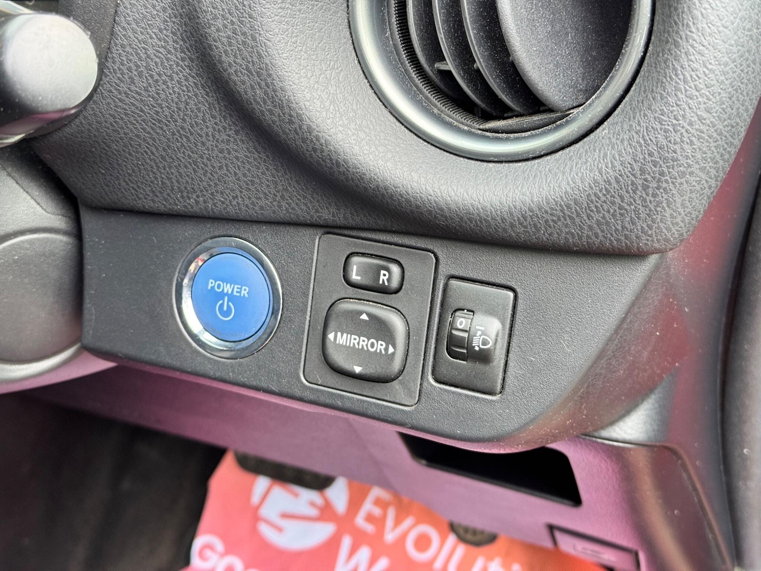 Used Toyota Yaris 2015 for sale - 76988304: Photo 29