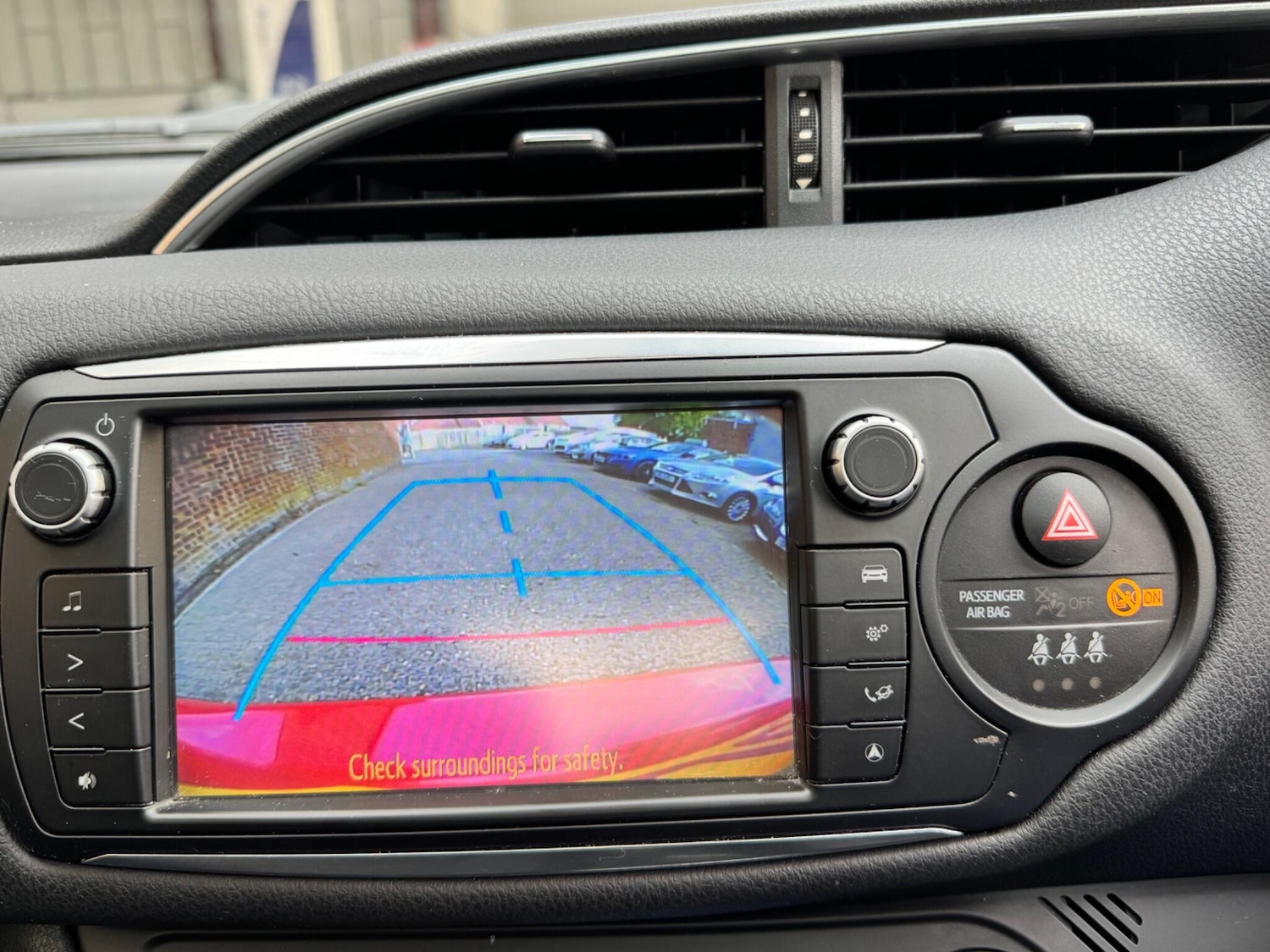 Used Toyota Yaris 2015 for sale - 76988304: Photo 33