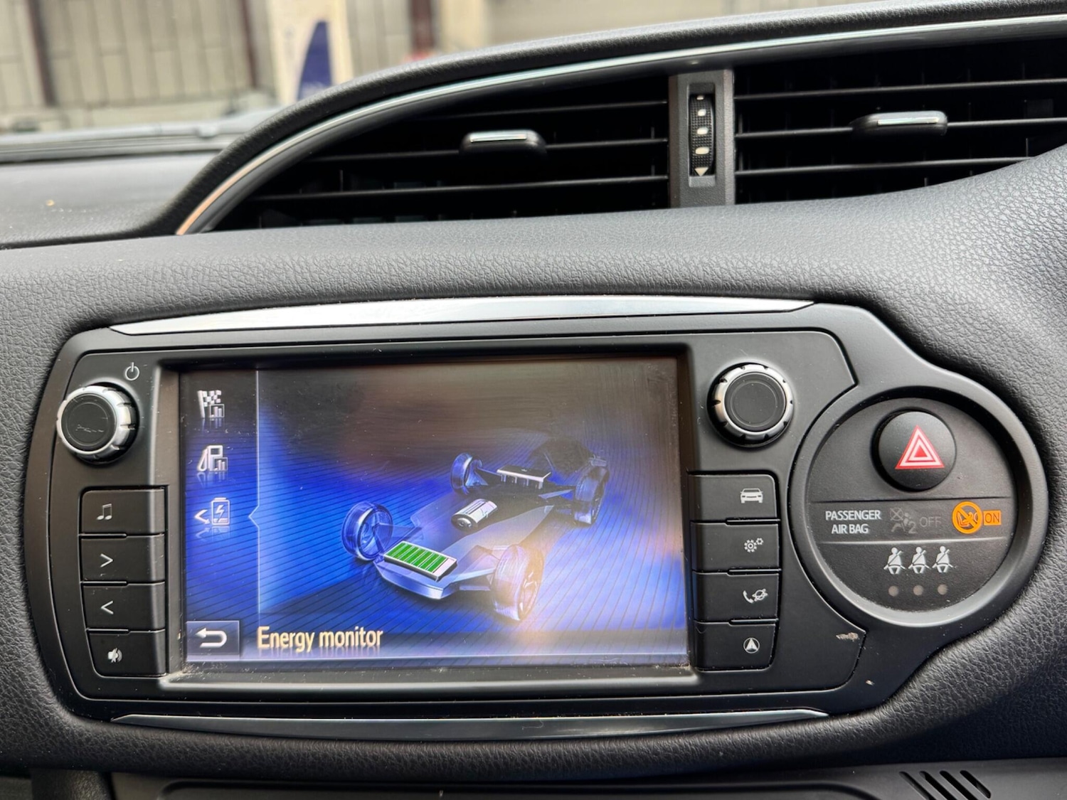 Used Toyota Yaris 2015 for sale - 76988304: Photo 34