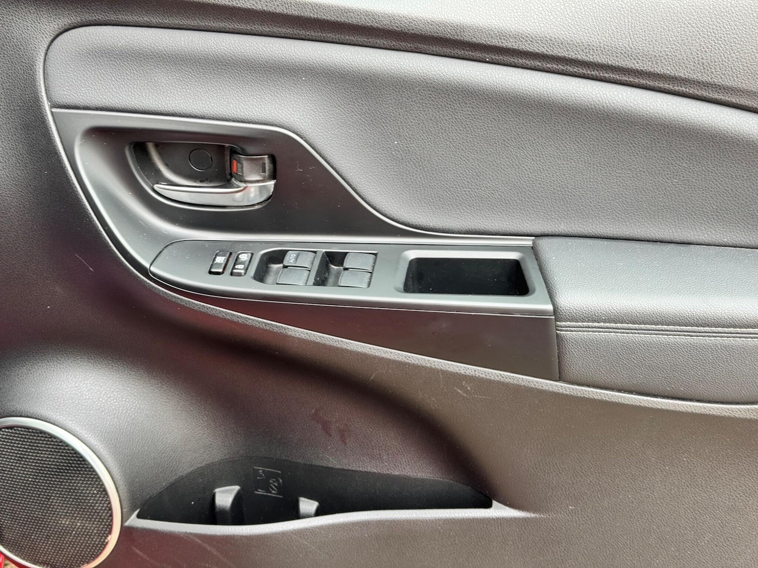 Used Toyota Yaris 2015 for sale - 76988304: Photo 38