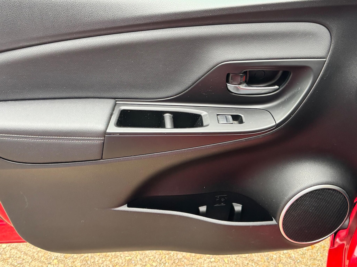 Used Toyota Yaris 2015 for sale - 76988304: Photo 39