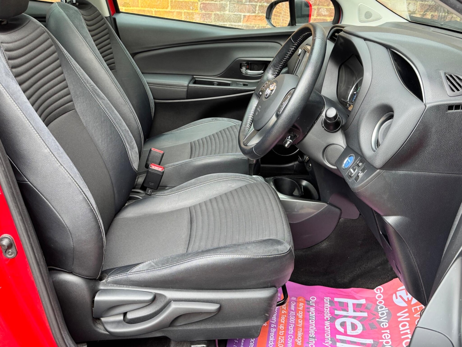 Used Toyota Yaris 2015 for sale - 76988304: Photo 5