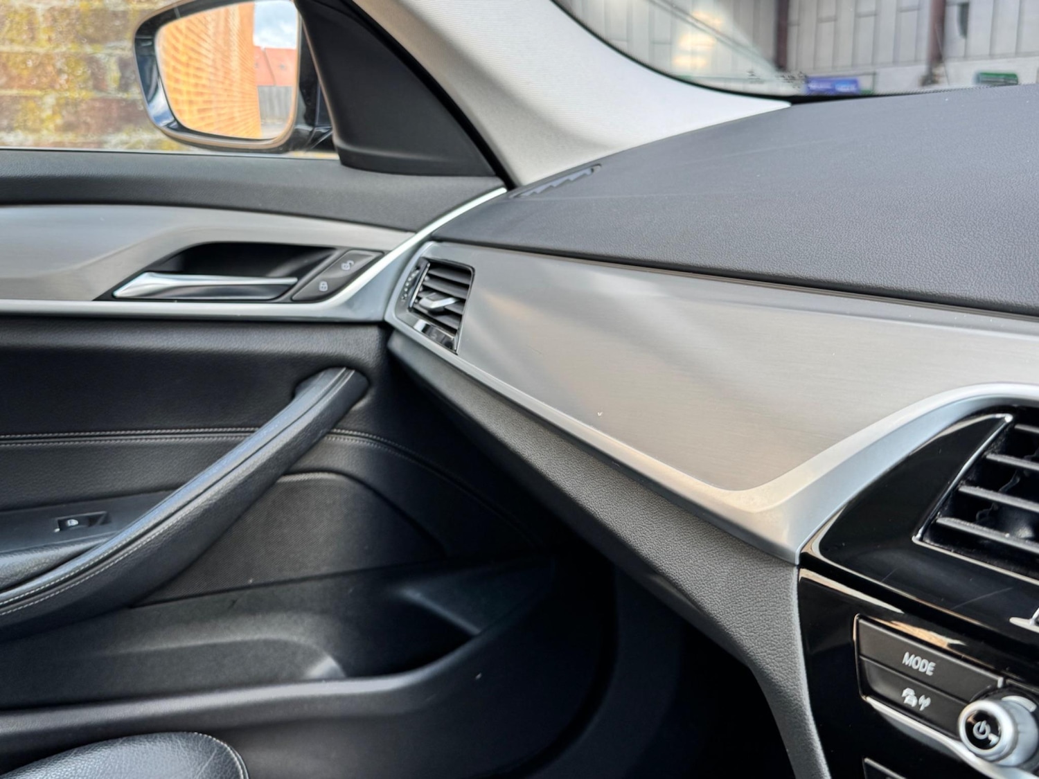 Used BMW 5 Series 2017 for sale - 76326989: Photo 31