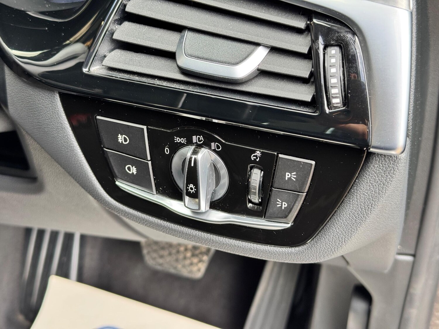Used BMW 5 Series 2017 for sale - 76326989: Photo 32