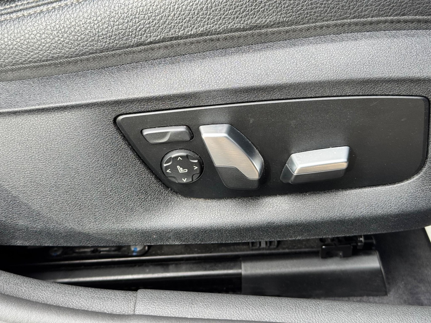 Used BMW 5 Series 2017 for sale - 76326989: Photo 40