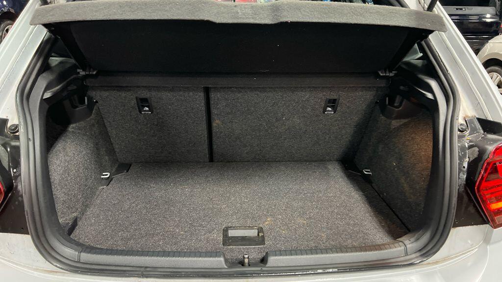 Used Volkswagen Polo 2018 for sale - 76498433: Photo 8