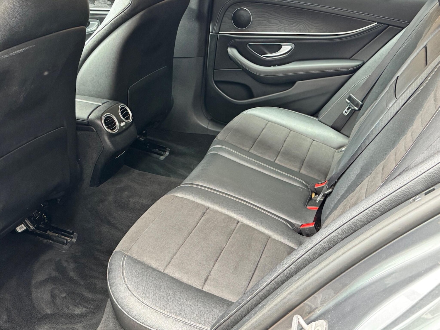 Used Mercedes-Benz E Class 2017 for sale - 76327334: Photo 11