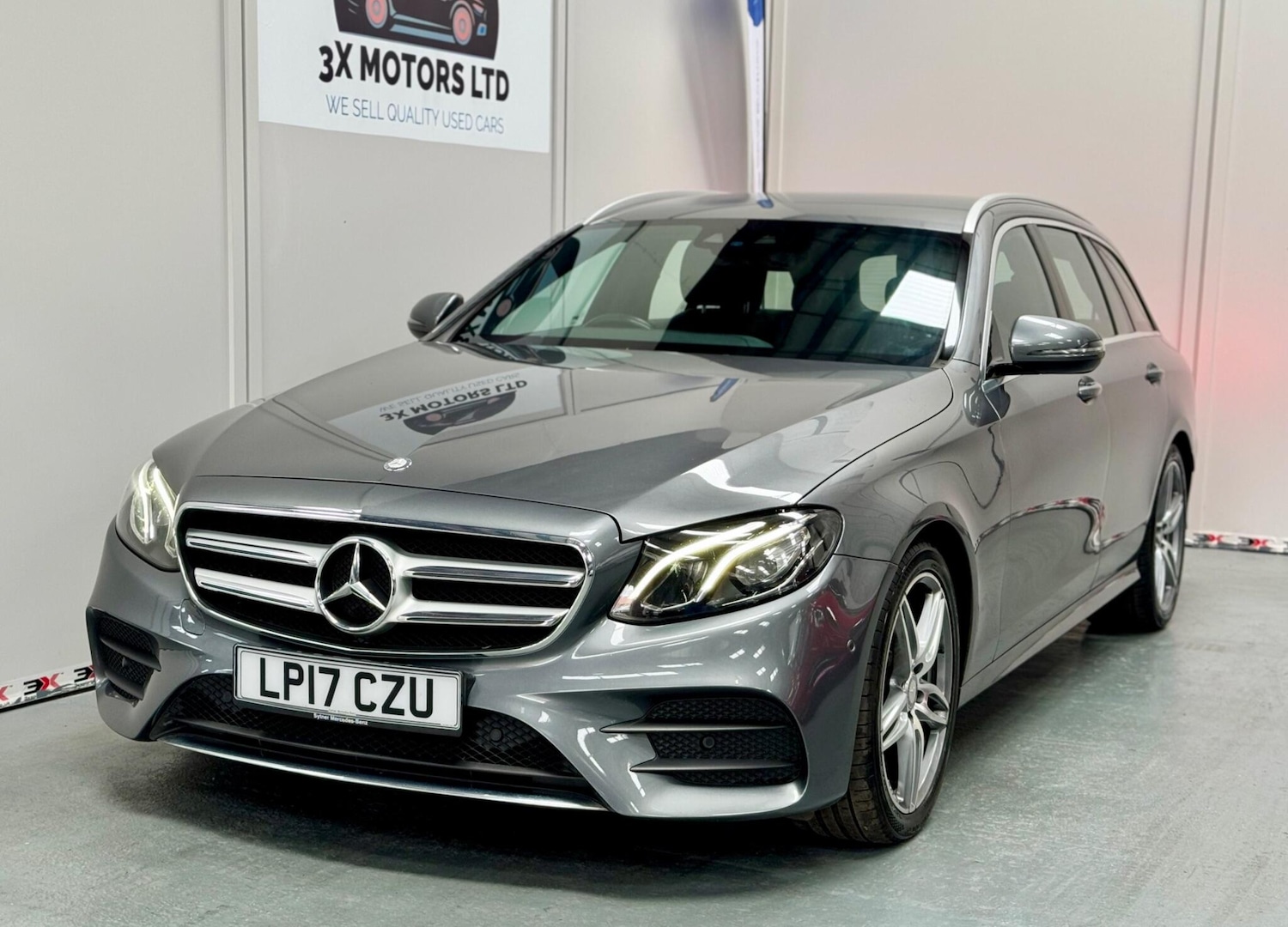 Used Mercedes-Benz E Class 2017 for sale - 76327334: Photo 2