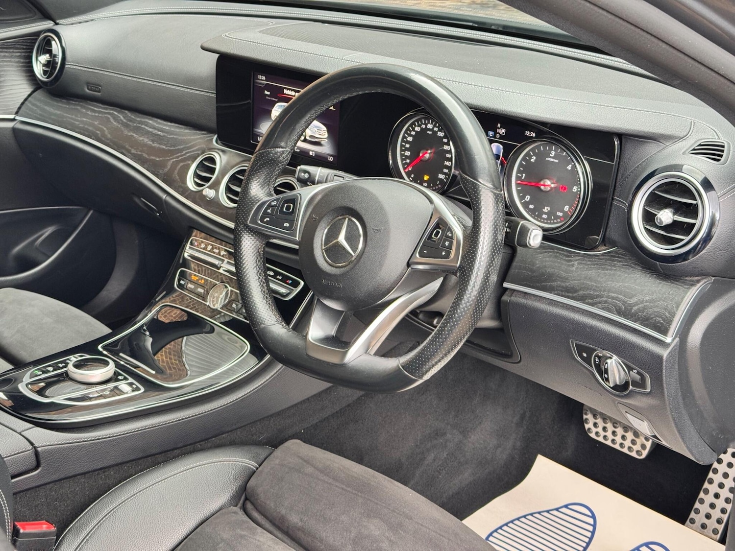 Used Mercedes-Benz E Class 2017 for sale - 76327334: Photo 23