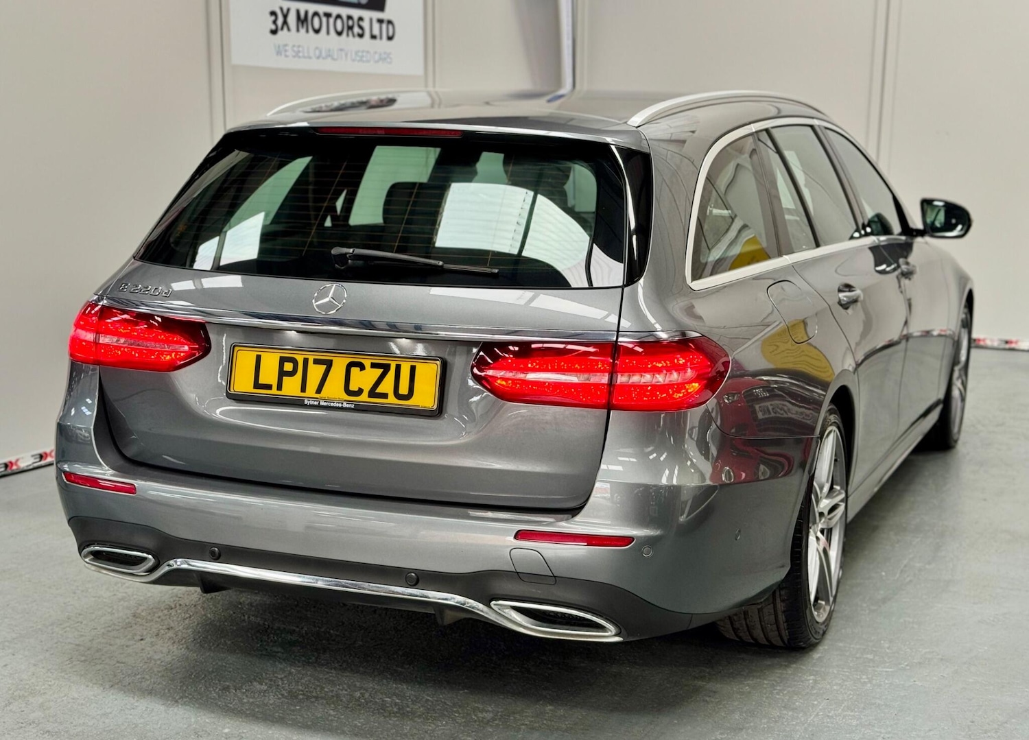 Used Mercedes-Benz E Class 2017 for sale - 76327334: Photo 9