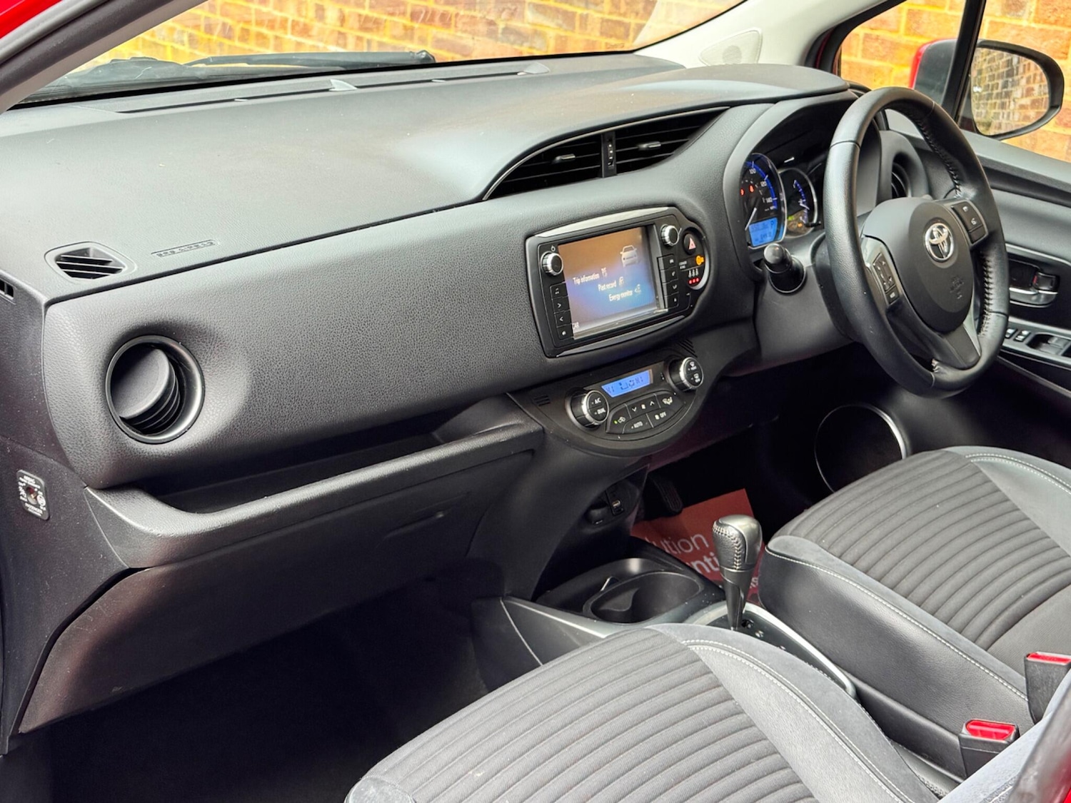 Used Toyota Yaris 2015 for sale - 76326744: Photo 25