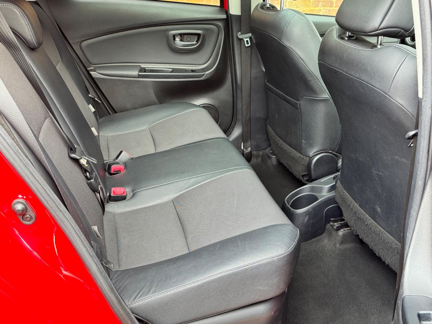 Used Toyota Yaris 2015 for sale - 76326744: Photo 9