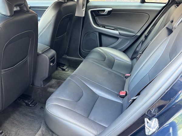 Used Volvo V60 2017 for sale - 76326745: Photo 11