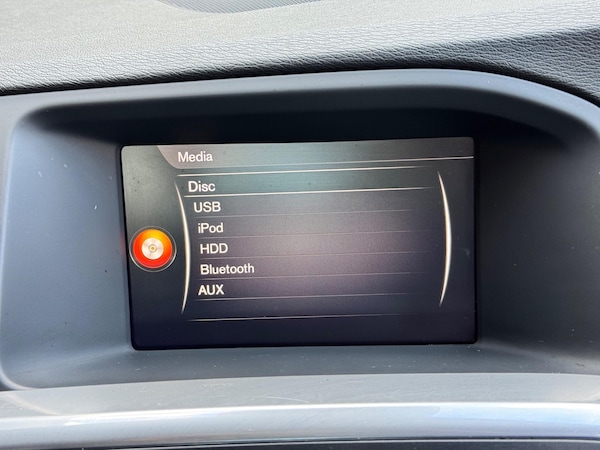 Used Volvo V60 2017 for sale - 76326745: Photo 37