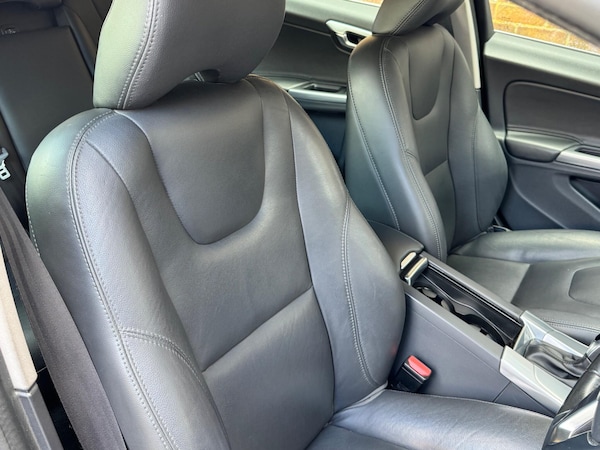 Used Volvo V60 2017 for sale - 76326745: Photo 44