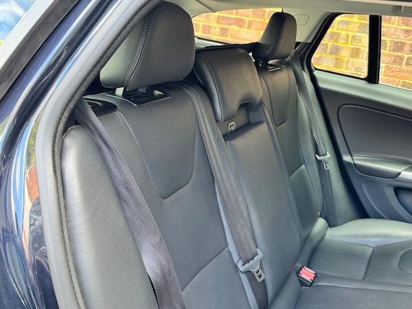 Used Volvo V60 2017 for sale - 76326745: Photo 45