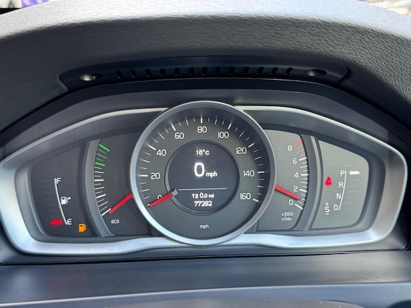 Used Volvo V60 2017 for sale - 76326745: Photo 51
