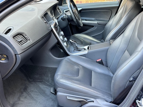 Used Volvo V60 2017 for sale - 76326745: Photo 7